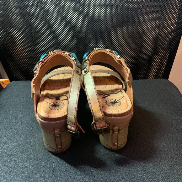 OTBT LAYOVER IN GOLD HEELED SANDALS Discounted - Picture 4 of 5